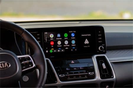 Android Auto 9.9 : La mise à jour qui change la donne en matière de conduite