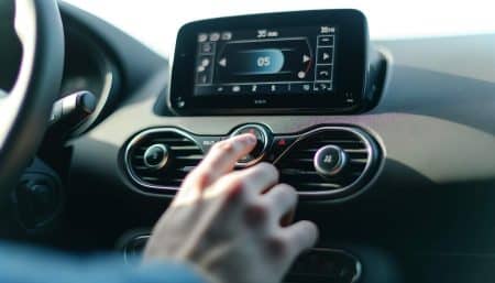 Déverrouillez facilement le code autoradio de votre Clio 4